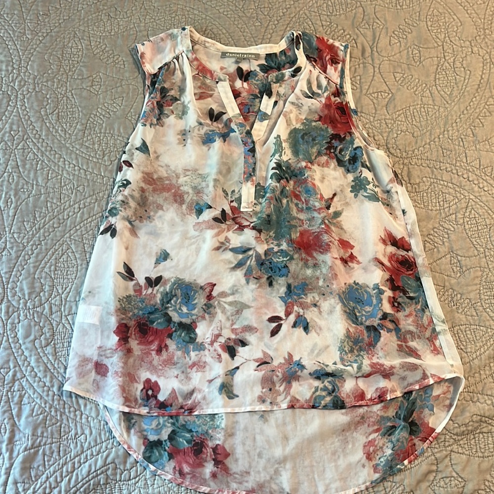 Sheer floral top (Sz L)